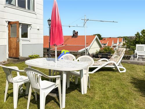 Holiday home - 4 persons -  - Bävergatan 8 apart. - 456 32 - Kungshamn