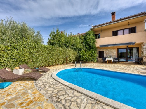 Holiday home - 4 persons -  - Draguzeti - 52352 - Cervari