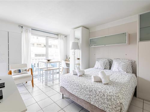 Holiday apartment - 2 persons -  - 06200 - Nice