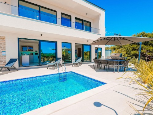 Holiday home - 8 persons -  - 22202 - Primošten