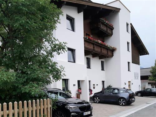 Holiday Home/Apartment - 8 persons -  - Schleiffergasse - 6383 - Erpfendorf