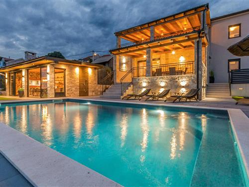 Holiday home - 8 persons -  - Ulica bleiburskih zrtava - Biograd-Vrana - 23211 - Vrana