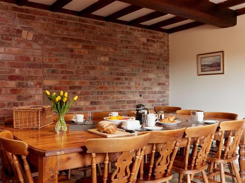 Cottage - 14 persons -  - DE6 4NG - Ashbourne