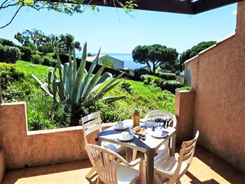 Holiday Home/Apartment - 4 persons -  - 83120 - Ste Maxime