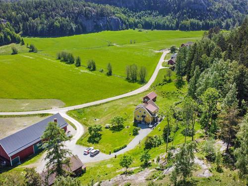 Holiday home - 6 persons -  - Bohuslän-Utgård - 457 43 - Fjällbacka