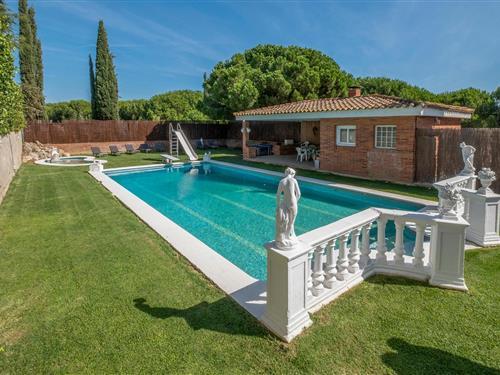 Holiday home - 9 persons -  - Passeig Taulies - Sant Andreu De Llavaneres - 08392 - St Andreu D.Llavaneres