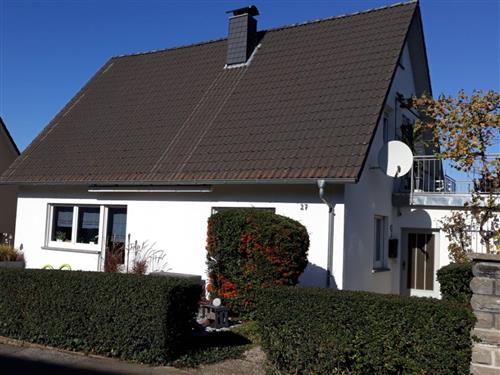 Ferienhaus - 4 Personen -  - Karlsbaderstraße - 97461 - Hofheim In Unterfranken