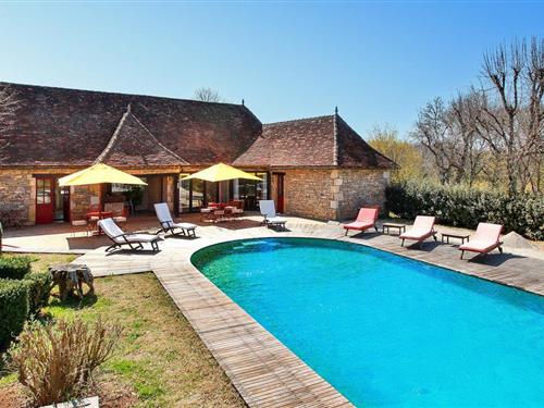 Holiday home - 8 persons -  - L Escazalou - 46320 - Durbans