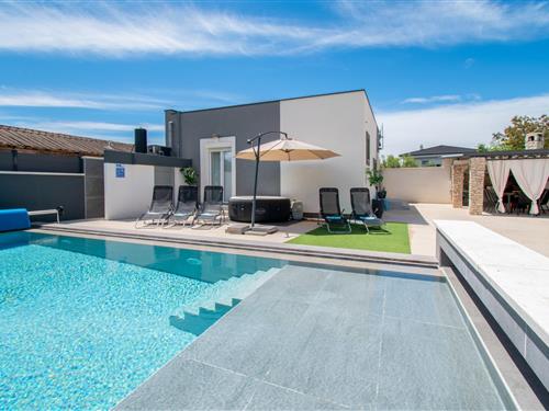 Sommerhus - 5 personer -  - Batvaci - 52215 - Gajana