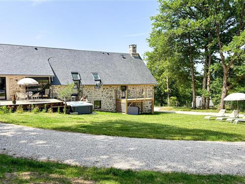 Sommerhus - 12 personer -  - Le Bourg - 19200 - Alleyrat