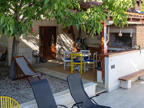 Holiday Home/Apartment - 3 persons -  - Stari Grad - 21460 - Stari Grad