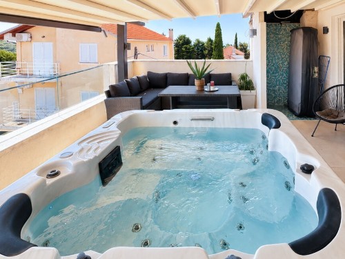 Holiday apartment - 10 persons -  - Jadranska turisticka cesta - Biograd-Drage - 23211 - Drage