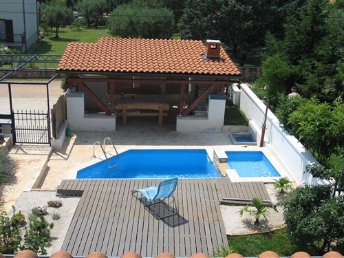 Holiday Home/Apartment - 6 persons -  - 52465 - Vabriga
