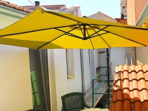 Holiday Home/Apartment - 4 persons -  - 21400 - Supetar