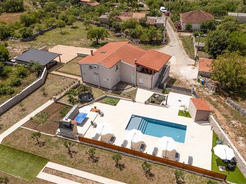 Holiday home - 10 persons -  - Duilo - Drnis-Bogatic - 22324 - Bogatic