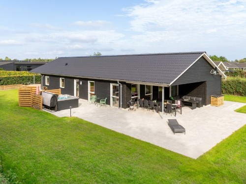 Sommerhus - 10 personer -  - Nordmarken - Bork Havn - 6893 - Hemmet Strand