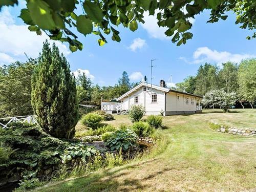 Sommerhus - 4 personer -  - Boesparken - Sømarken - 3720 - Åkirkeby