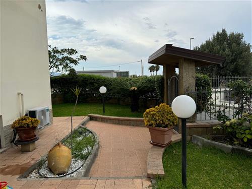 Sommerhus - 8 personer -  - Soverato - 88060