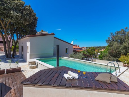 Holiday apartment - 5 persons -  - Pj.Uvala X.Ogranak broj - 52100 - Pula