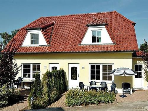 Holiday Home/Apartment - 6 persons -  - Ostseewellenweg - 18374 - Zingst