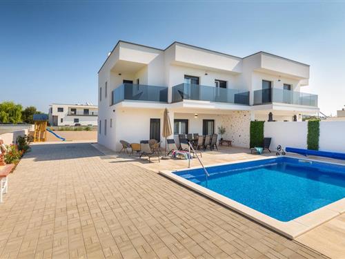 Holiday home - 7 persons -  - Fazanska cesta - 52100 - Pula