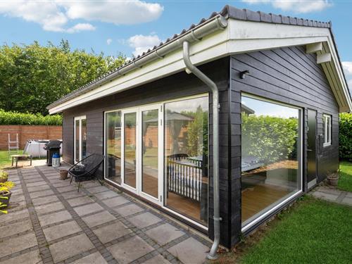 Sommerhus - 6 personer -  - Lilje-Rosestien - Ejby/Vallensbæk Strand - 2600 - Glostrup