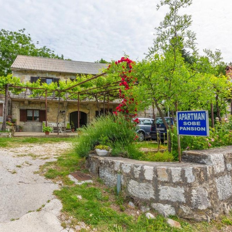 Ferielejlighed - 4 personer -  - Smoline - Omis-Svinisce - 21208 - Svinisce