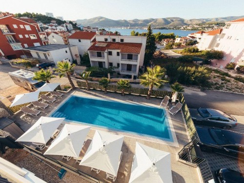 Ferienwohnung - 5 Personen -  - Put Mekovica - Ciovo-Okrug Gornji - 21223 - Okrug Gornji