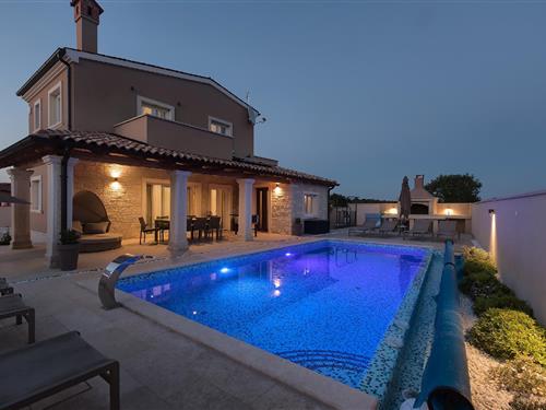 Holiday home - 8 persons -  - Jadreski - 52204 - Liznjan