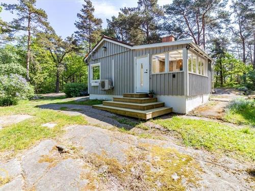 Sommerhus - 4 personer -  - Lists väg 39 - - Stuga Nr: 22 - 37431 - Karlshamn