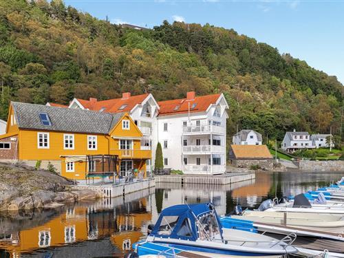 Sommerhus - 10 personer -  - Håvikvegen - Strandvik/Bjørnafjorden - 5643 - Strandvik