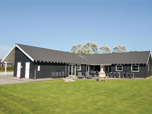 Sommerhus - 24 personer -  - Blommestien - Marielyst - 4872 - Idestrup