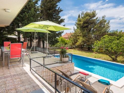Holiday home - 10 persons -  - 22243 - Dragišina