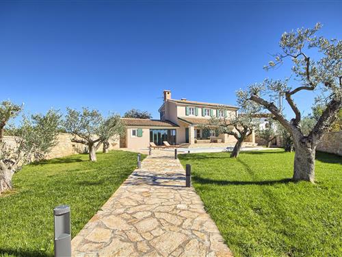 Holiday home - 8 persons -  - Fumeti - 52207 - Barban