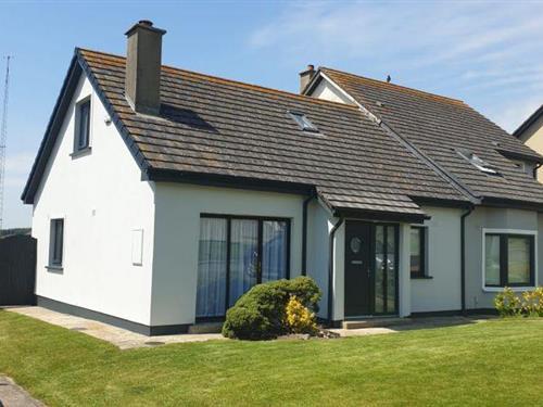 Holiday Home/Apartment - 8 persons -  - Y25 C5V0 - Courtown