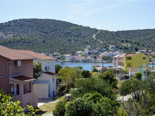 Holiday Home/Apartment - 5 persons -  - Podlokvenice 16, Vinišce - 21222 Mari - Vinisce