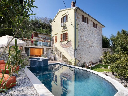 Holiday home - 10 persons -  - Castropola - 52100 - Pula