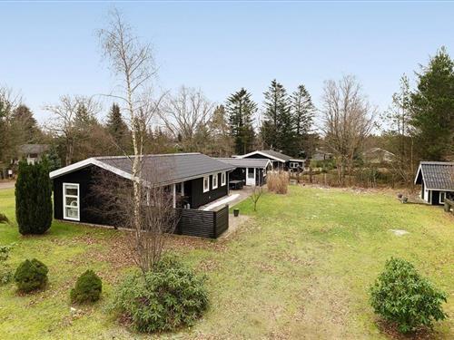 Holiday home - 6 persons -  - Kongeparken - Hou - 9370 - Hals