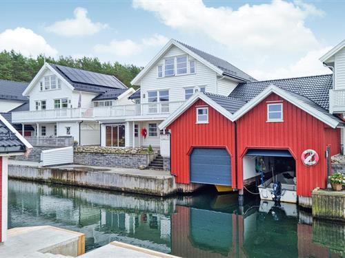 Sommerhus - 9 personer -  - Kanaltunet - Lindesnes - 4521 - Spangereid