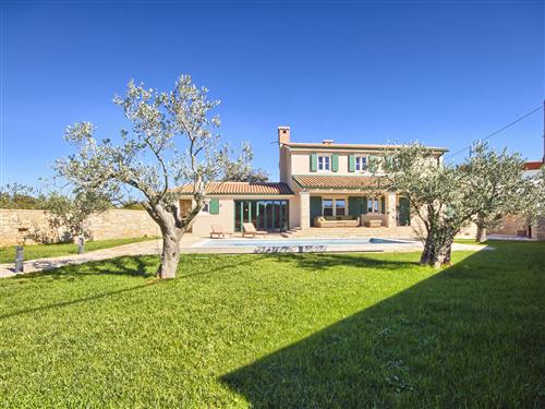 Holiday home - 8 persons -  - Pula/Manjadvorci - 52207