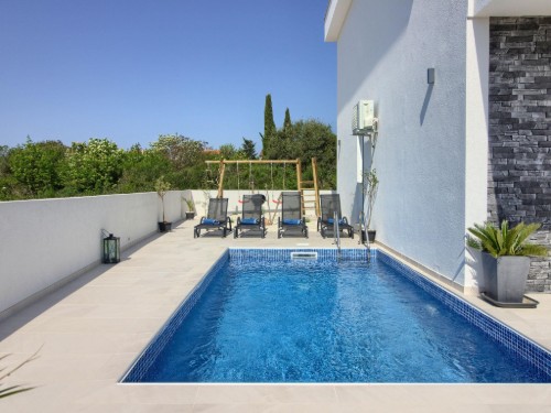 Holiday home - 8 persons -  - 52203 - Medulin
