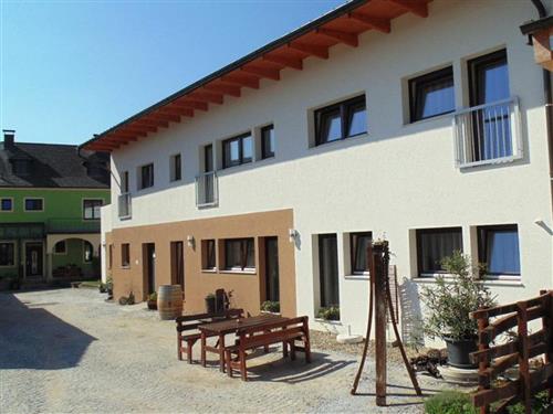 Holiday Home/Apartment - 3 persons -  - Obere Hauptstr. - 3495 - Rohrendorf Bei Krems