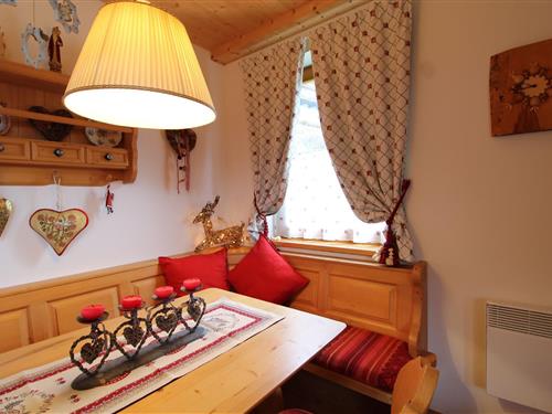 Holiday Home/Apartment - 5 persons -  - DROSSELWEG - 9546 - Bad Kleinkirchheim