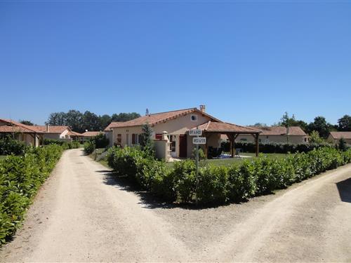 Villa - 4 personer -  - 79340 - Les Forges