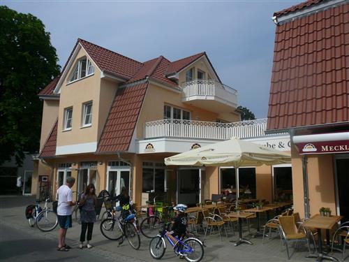 Holiday Home/Apartment - 4 persons -  - Strandstraße - 18374 - Zingst