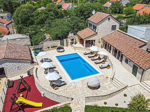 Sommerhus - 16 personer -  - Rakovo Selo - Sibenik-Dubrava - 22000 - Dubrava