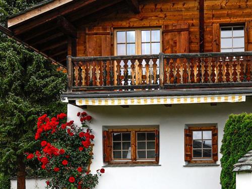 Holiday home - 6 persons -  - Laax - 7032