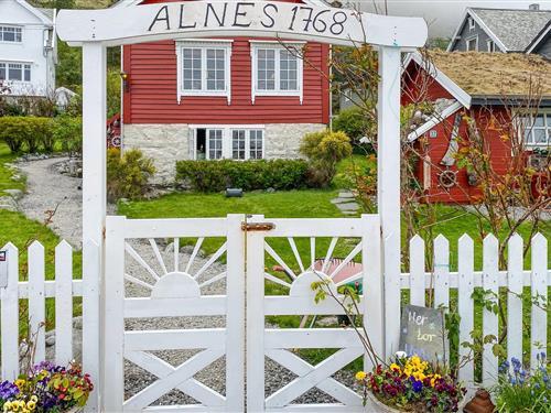 Sommerhus - 6 personer -  - Alnesvegen - Alnes/Ålesund - 6055 - Godøya