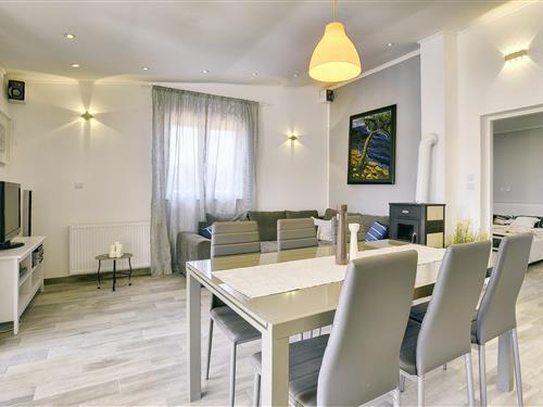 Holiday Home/Apartment - 6 persons -  - 52212 - Peroj