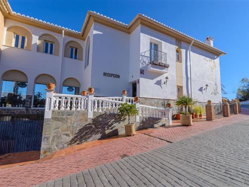 Holiday home - 20 persons -  - Virgen de La Milagrosa - 29713 - Los Romanes La Viñuela Má